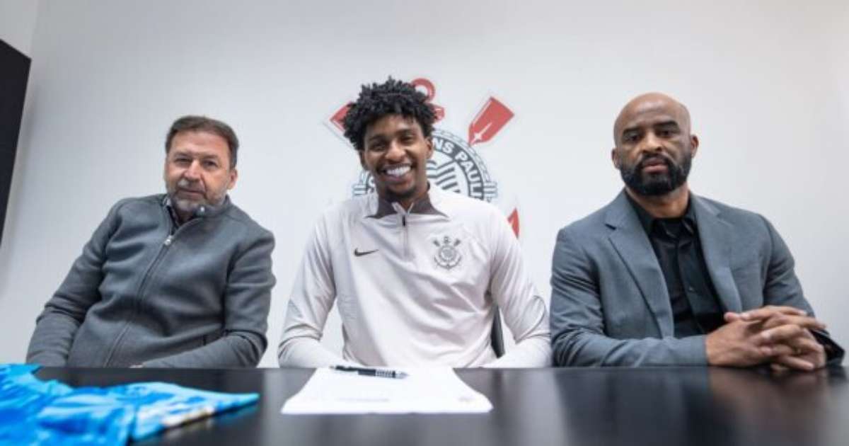 Corinthians oficializa renovação de contratos de jogadores no BID.