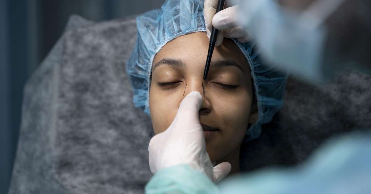 Cirurgia plástica: remédios para emagrecer e tempo de operação exigem atenção