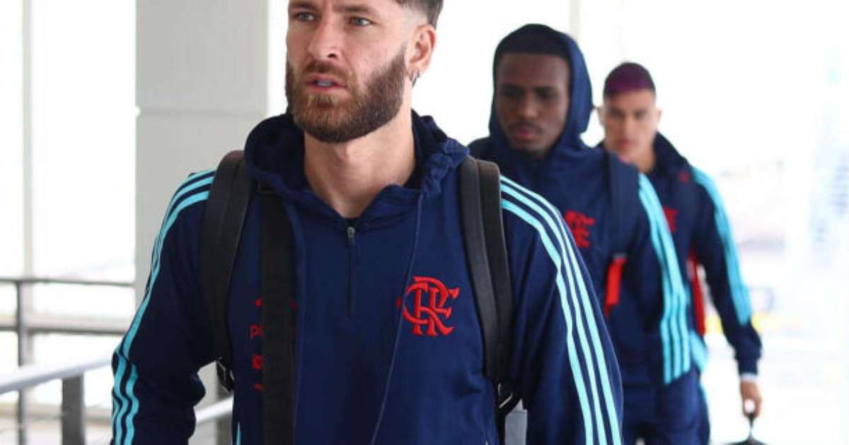 Léo Pereira desfalca Flamengo na reta final nos EUA: retorno necessário ao Brasil.