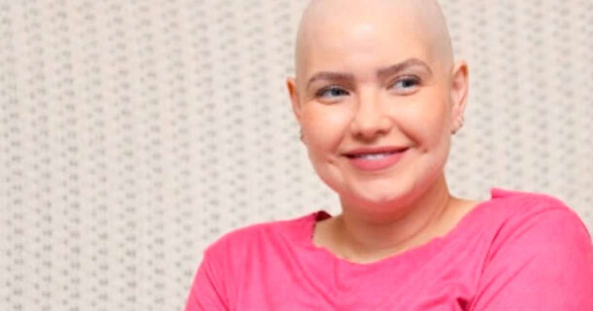 Camila Campos, mulher de jogador do Cruzeiro, comemora vitória sobre o câncer.