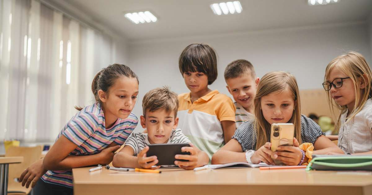 Novas Regras para Celulares em Escolas: O Que Você Precisa Saber