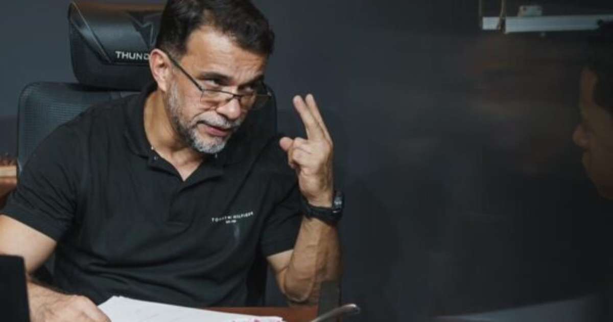 QUAL SUA OPINIÃO? Corinthians contrata coach motivacional com passagem por rival
