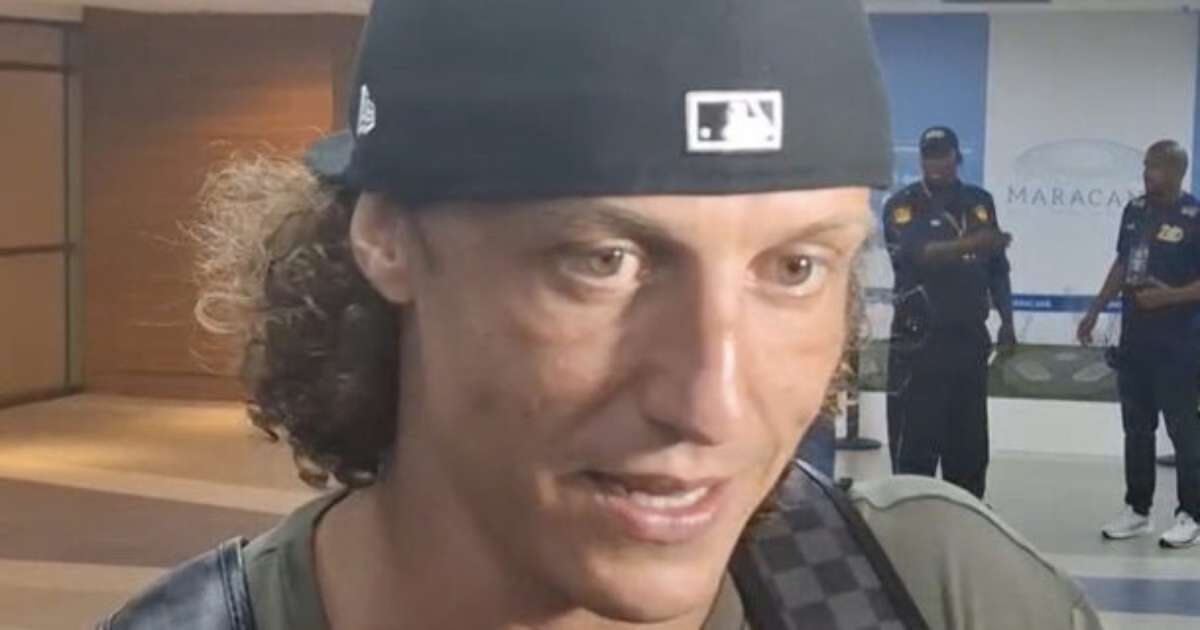 Fortaleza contrata David Luiz, ex-Flamengo, para reforçar equipe por duas temporadas.