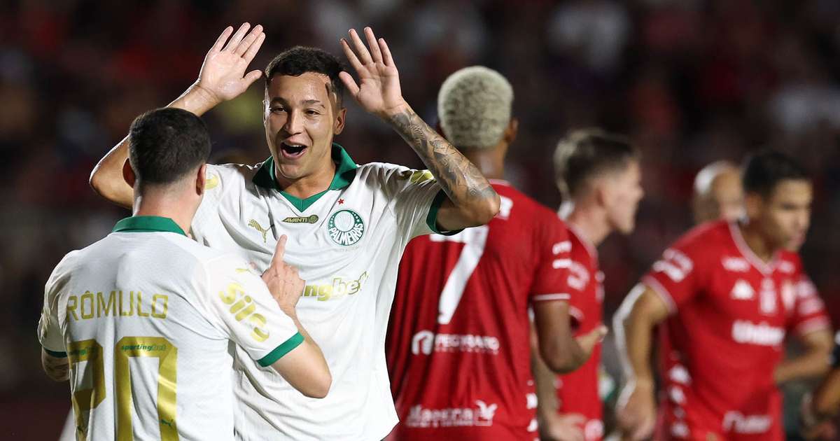 Primeiro Gol de Thalys Como Profissional: Homenagem à Família Sempre Apoiadora