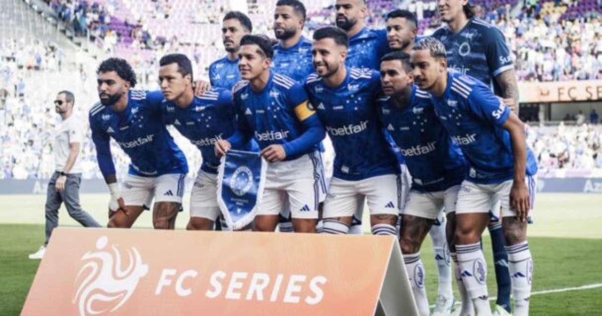 Cruzeiro chega a Belo Horizonte para estreia no Campeonato Mineiro.