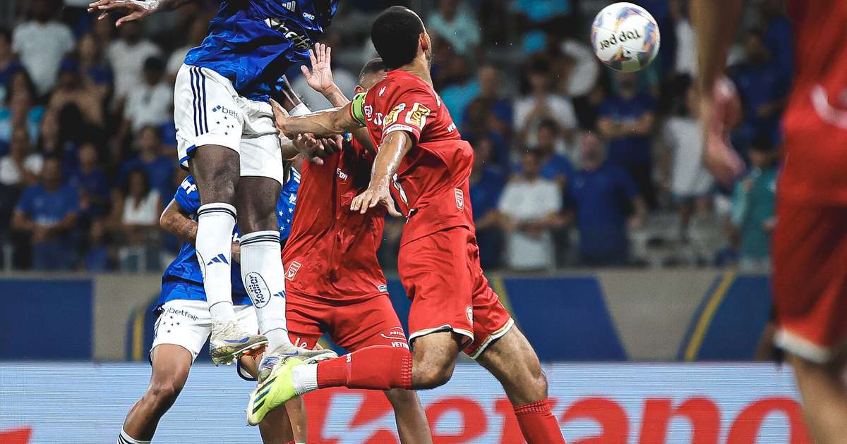 Cruzeiro vence Tombense na estreia do Mineiro com gol de Bolasie.