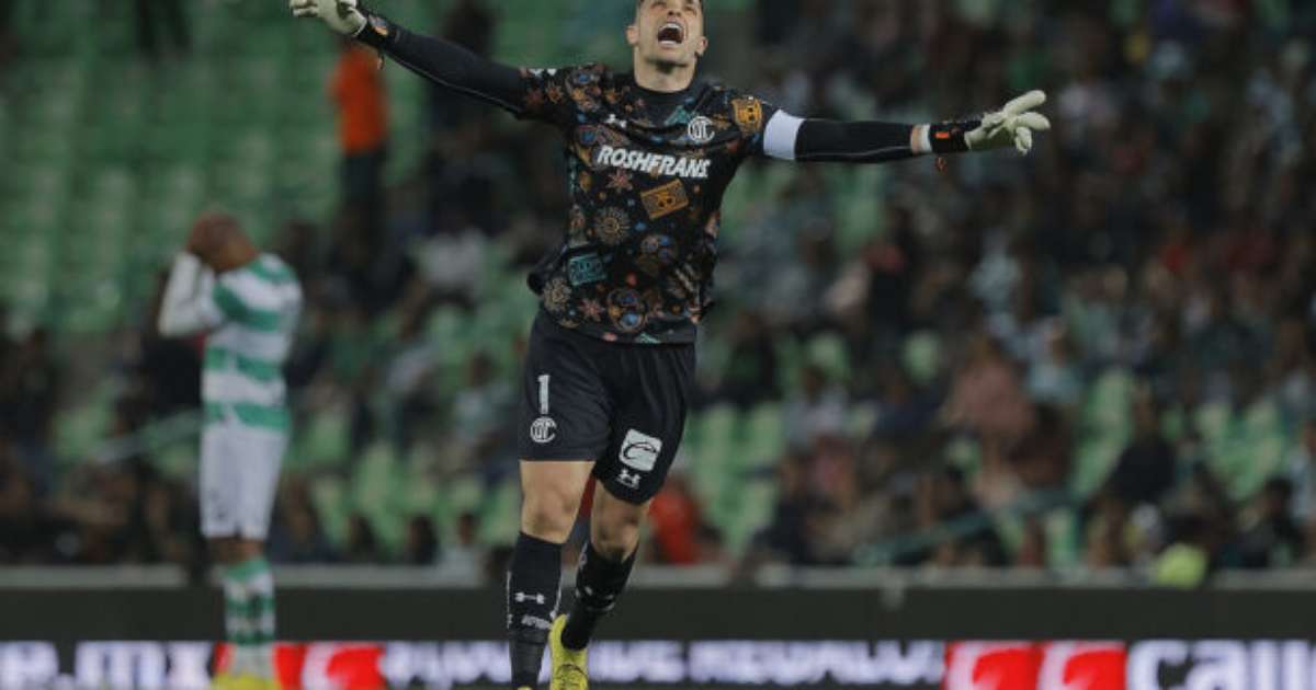 Grêmio analisa possíveis reforços para a posição de goleiro no elenco.