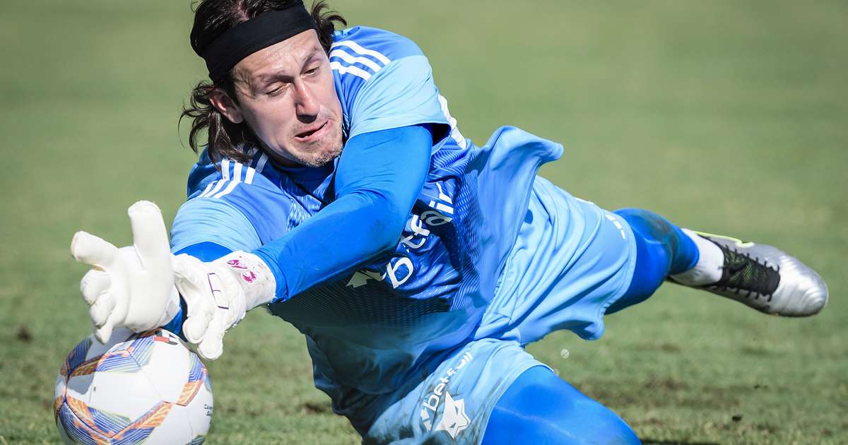 Cássio defende Fernando Diniz após vaias e reforça confiança no treinador