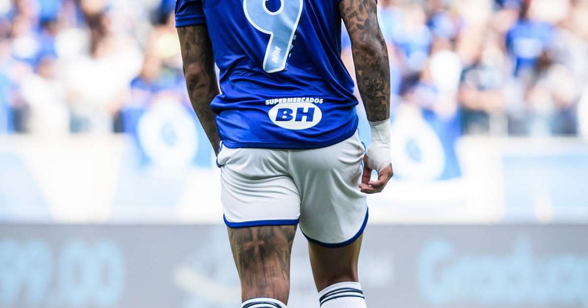 Gabigol estreia em empate do Cruzeiro contra Betim; Diniz segue pressionado.