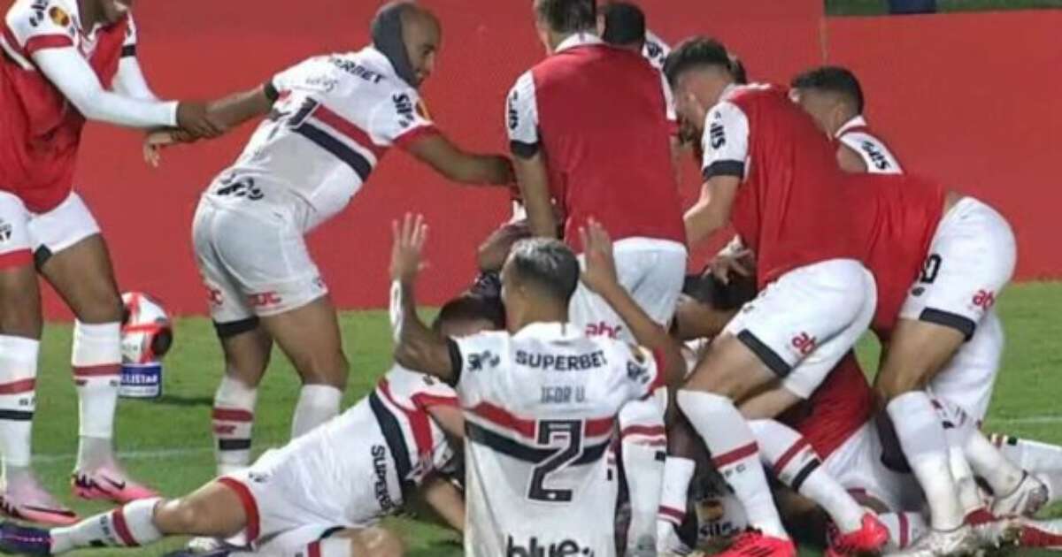 FIM DA SEQUÊNCIA! Lucas brilha, São Paulo encerra série de vitórias do Corinthians no Morumbi