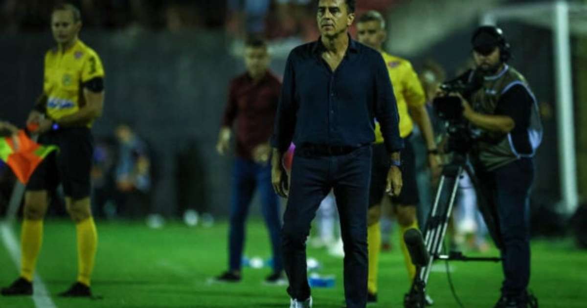 Quinteros encaminha estreia de Cuéllar em equipe reserva do Grêmio