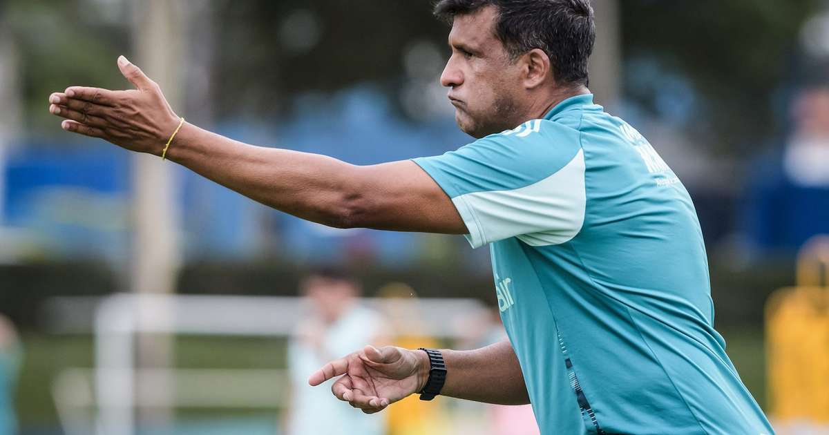Cruzeiro enfrenta incertezas antes de duelo contra Itabirito no futebol.