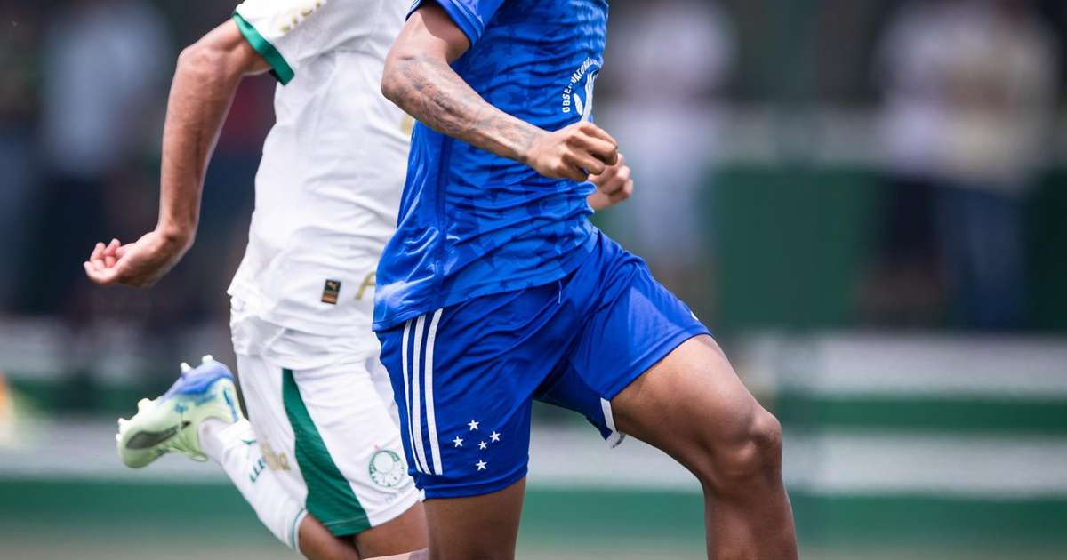 Vinícius Marreta se destaca no Cruzeiro durante torneio sub-17