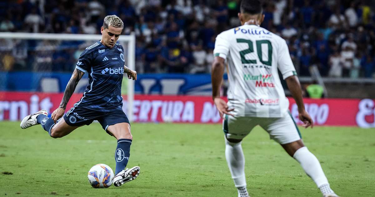 Dudu marca gol decisivo em vitória de virada do Cruzeiro.