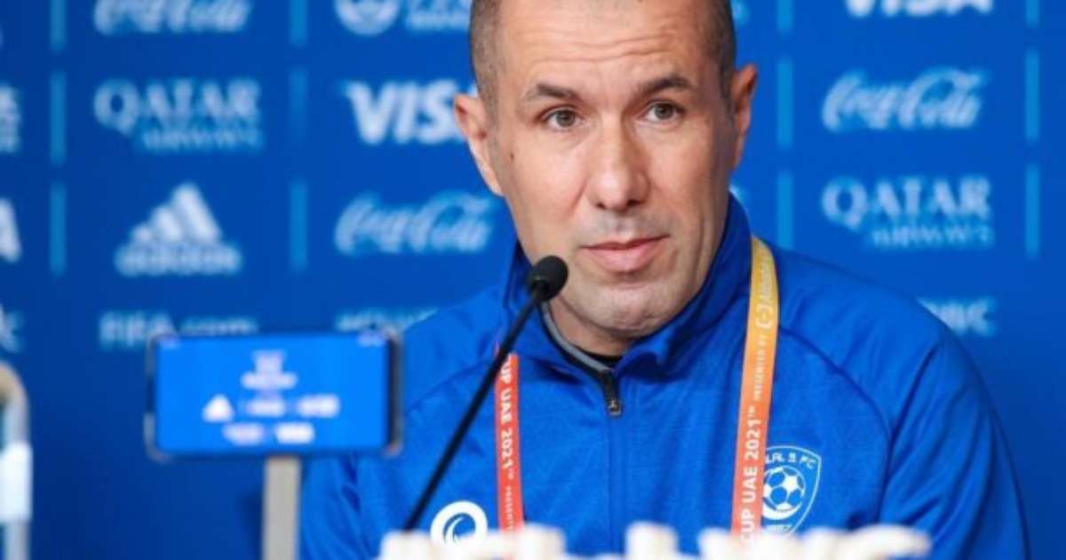 Cruzeiro encaminha contratação de Leonardo Jardim como novo técnico para temporada.