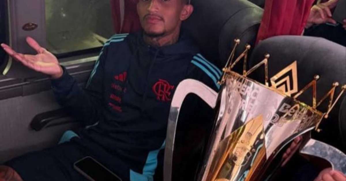 Wesley, jogador do Flamengo, provoca Botafogo após conquista da Supercopa.