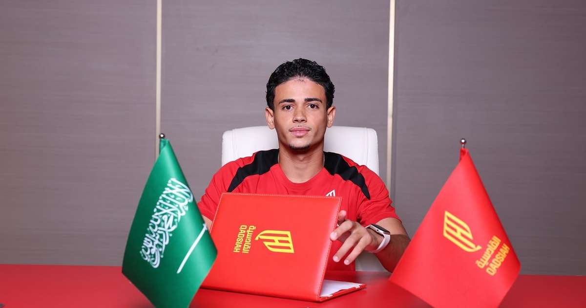 Grêmio Negocia Transferência de Jovem Atacante da Base para Clube Árabe