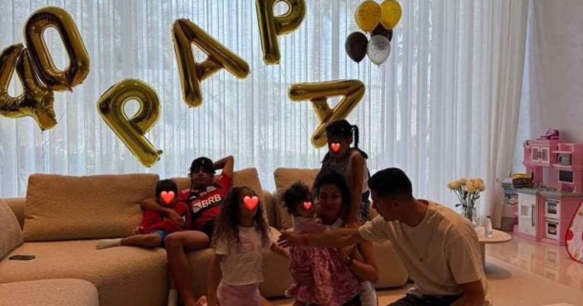 CONHECIDOS MUNDIALMENTE! Filho de Cristiano Ronaldo homenageia pai vestindo camisa do Flamengo