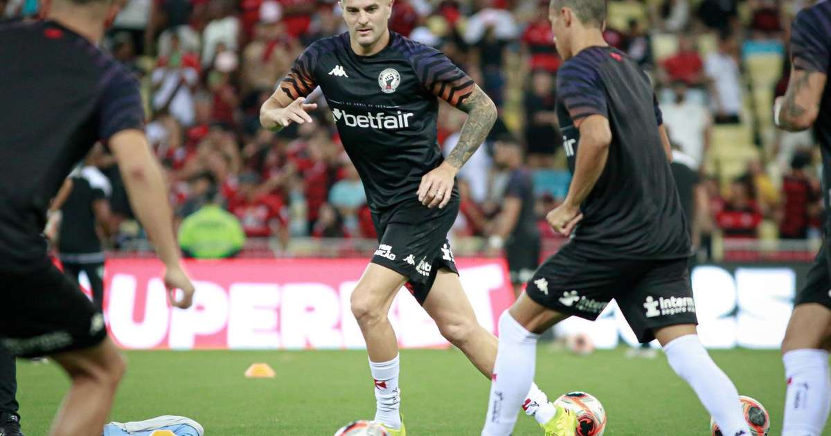 Flamengo domina o clássico, derrota o Vasco e avança para a semifinal do Carioca