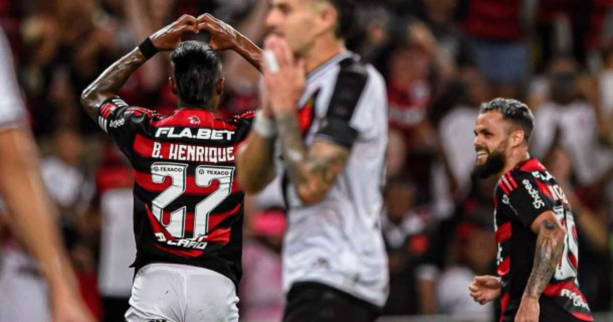 Flamengo vence o Vasco e vai à semifinal do Carioca