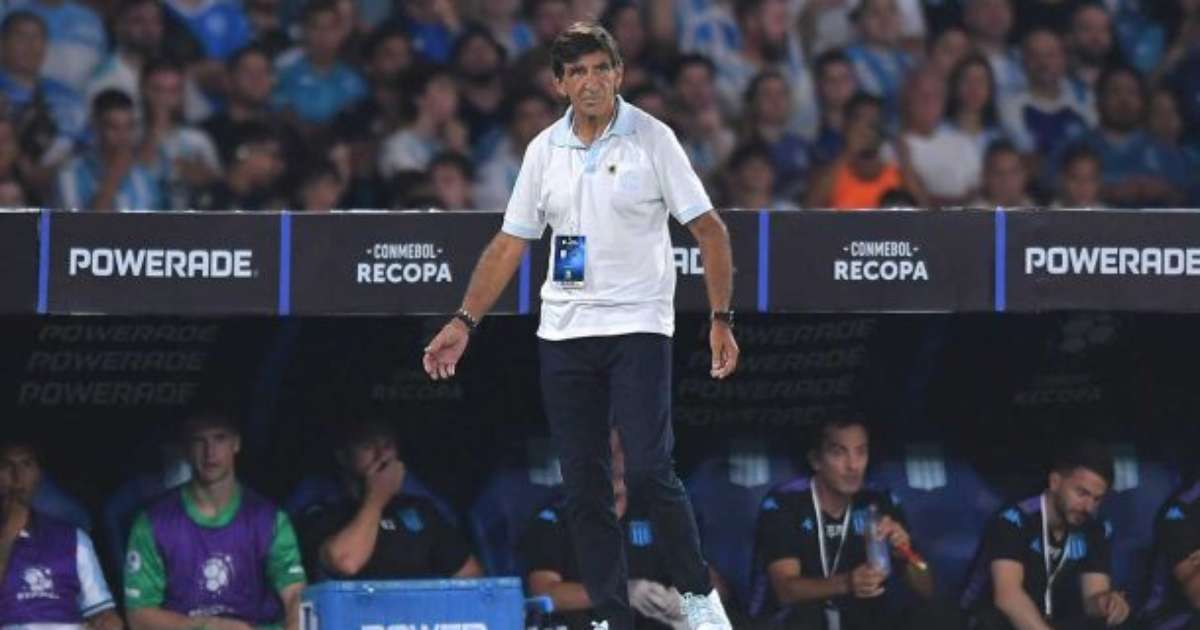 Técnico do Racing rasga elogios ao elenco: 'Me representa como torcedor'