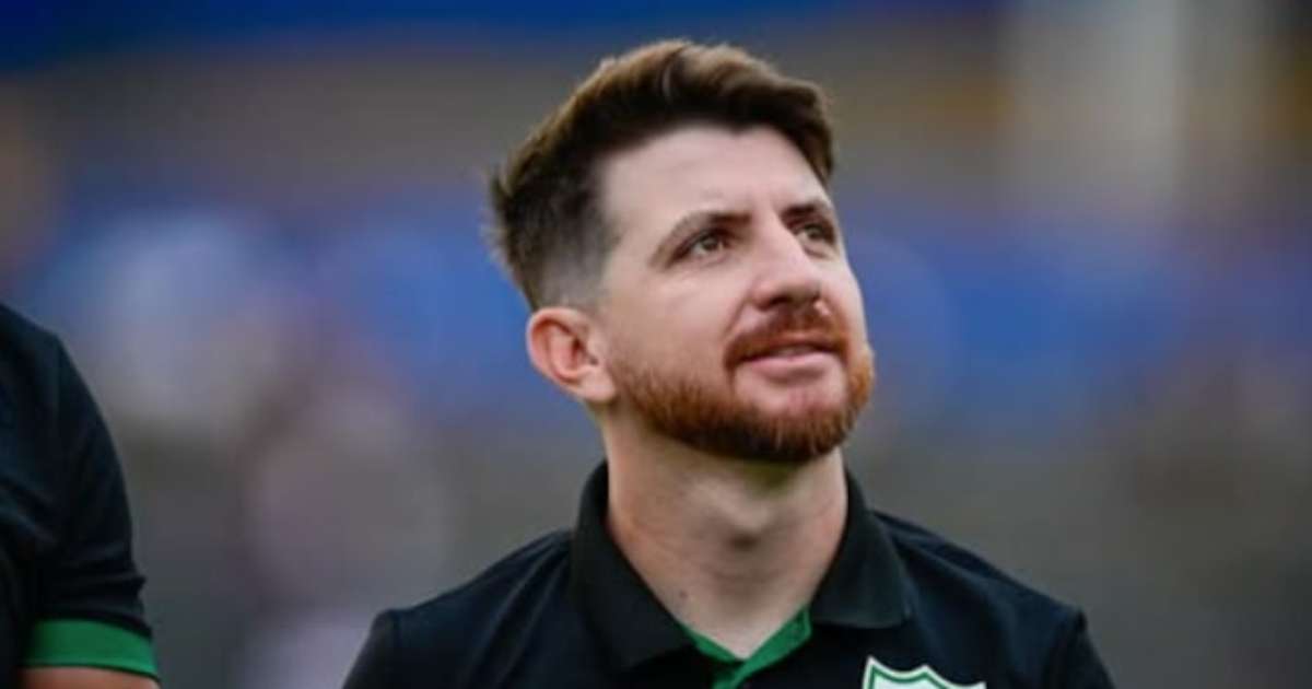 Técnico do América-MG se emociona após eliminar o Cruzeiro no campeonato mineiro