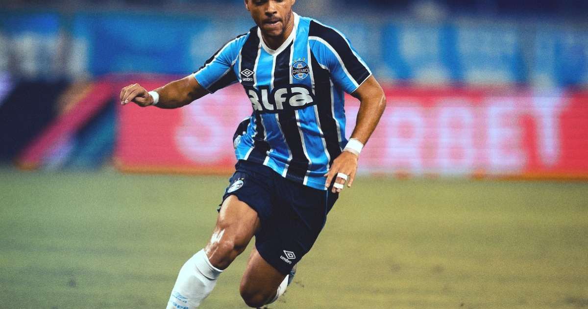 Grêmio abre vantagem na semifinal do Gauchão com gols de Braithwaite e Cristian.