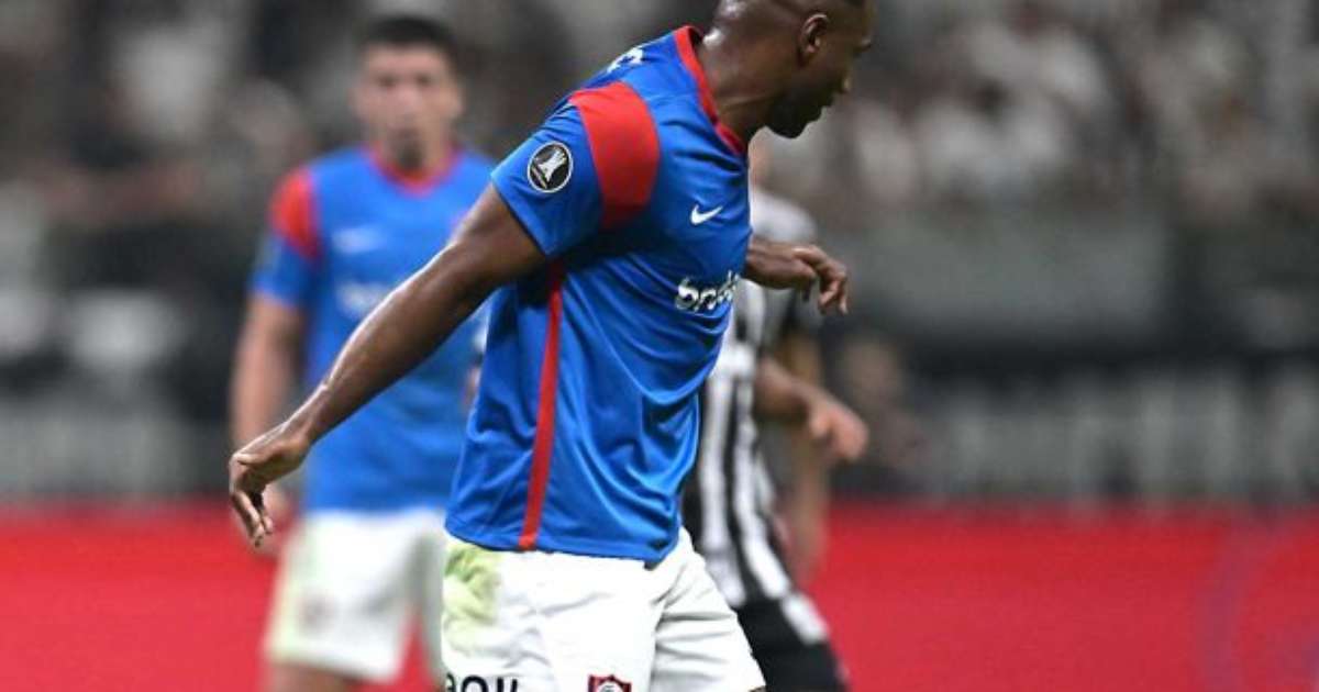 Grêmio enfrenta impasse em negociações por zagueiro Romaña