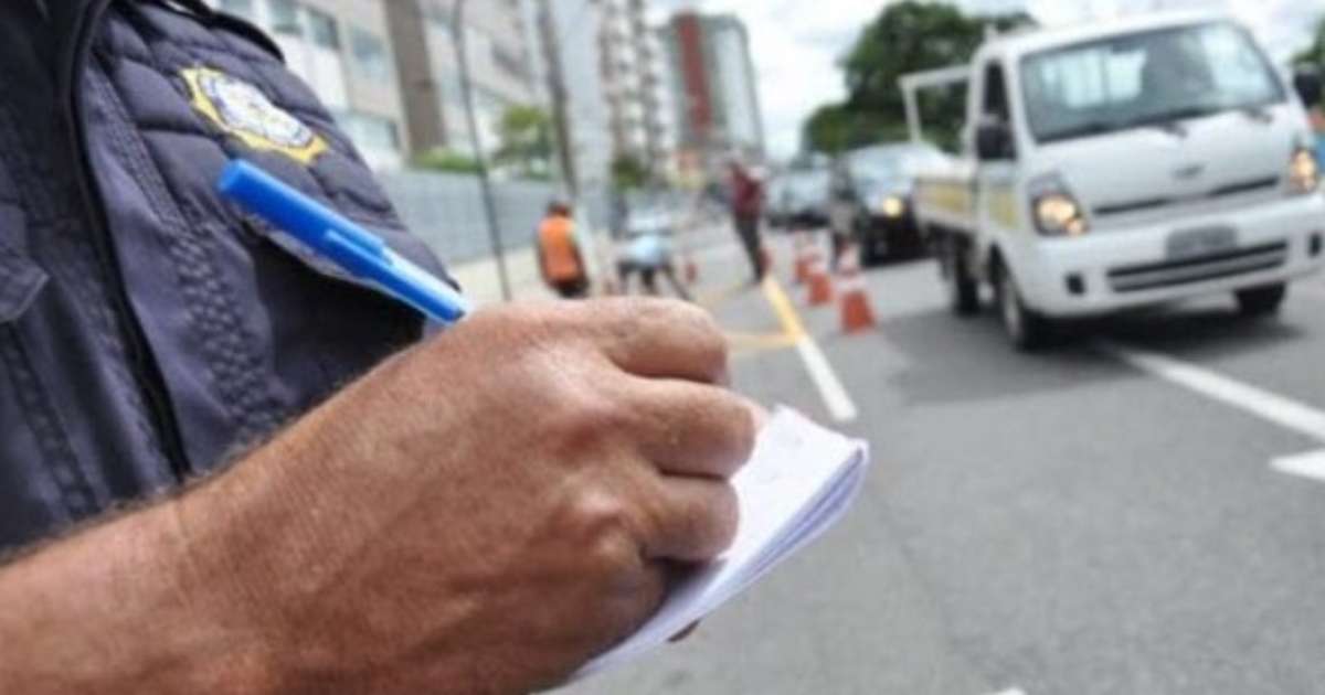 Multa de trânsito indevida: veja como recorrer sozinho e quais documentos reunir