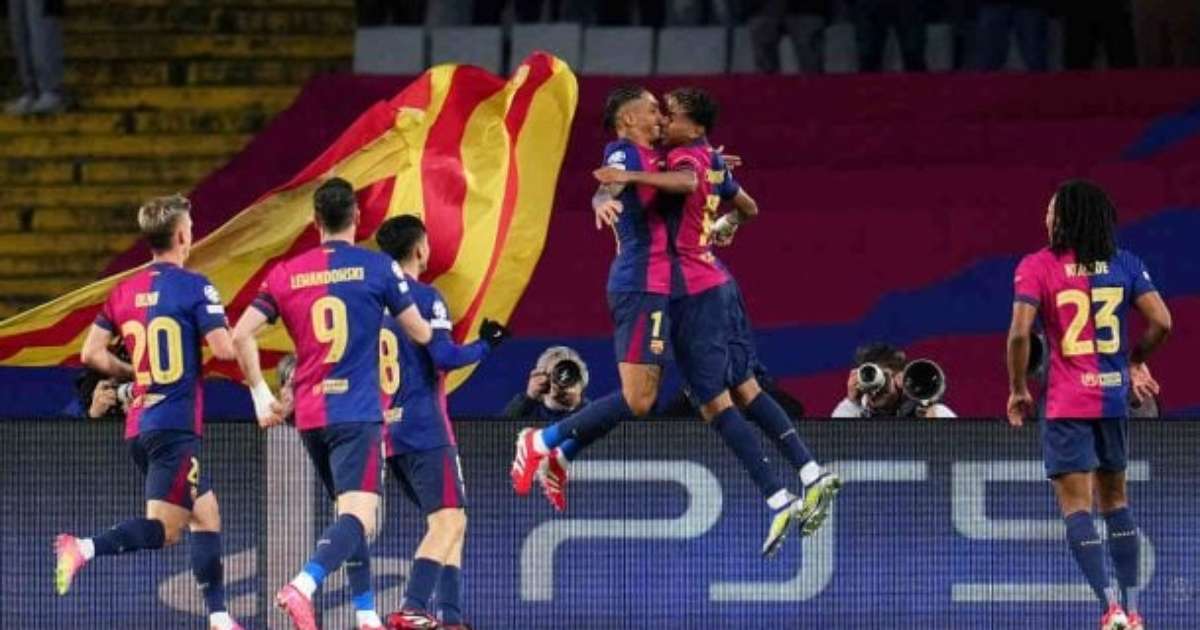 Barcelona vence Benfica com show de Raphinha e vai às quartas da Champions