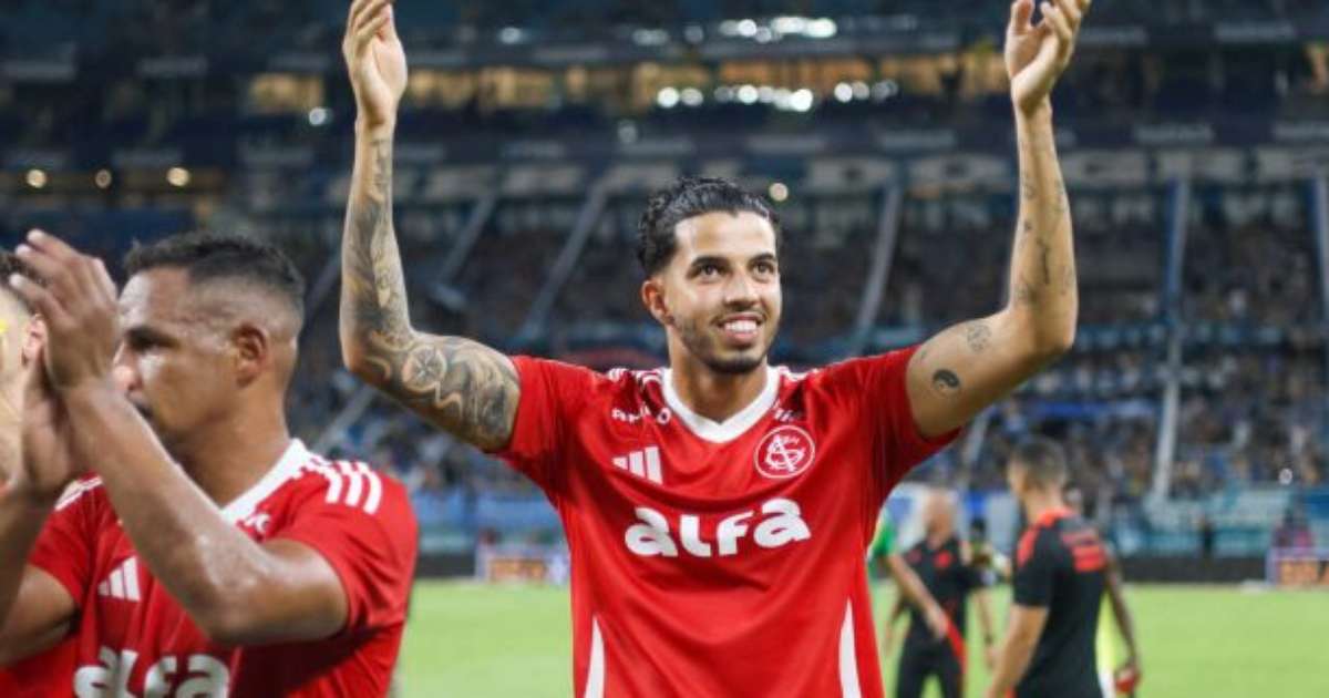 Kaique comemora conquista do primeiro título pelo Inter em Gre-Nal emocionante.