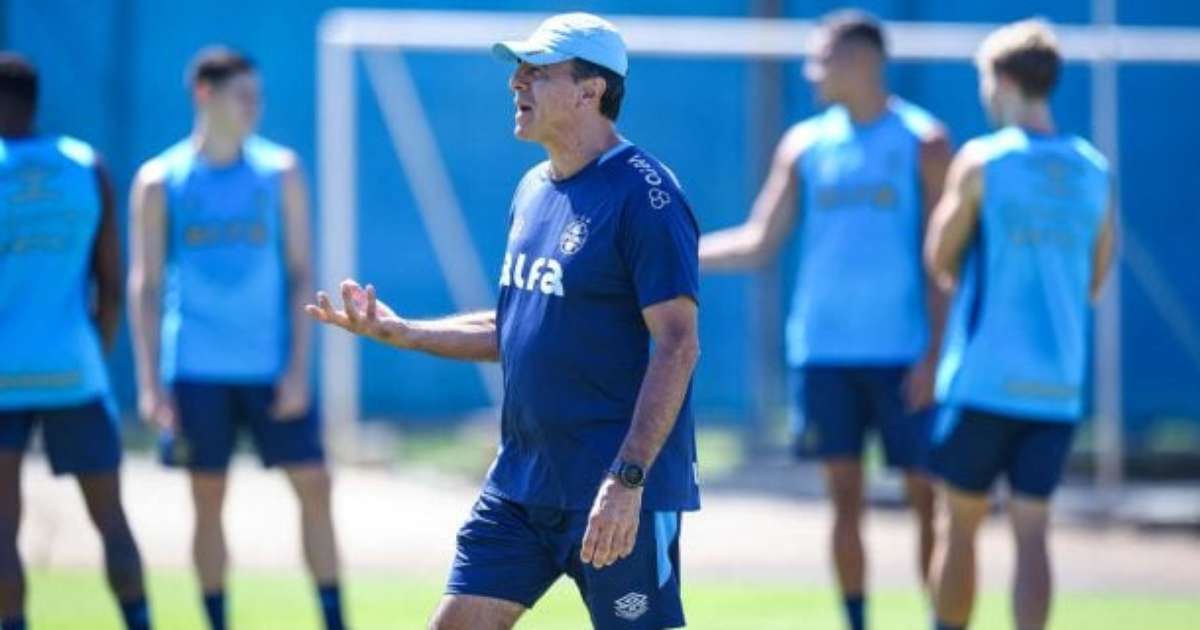 Grêmio ajusta defesa para estreia na Série A em tom profissional.