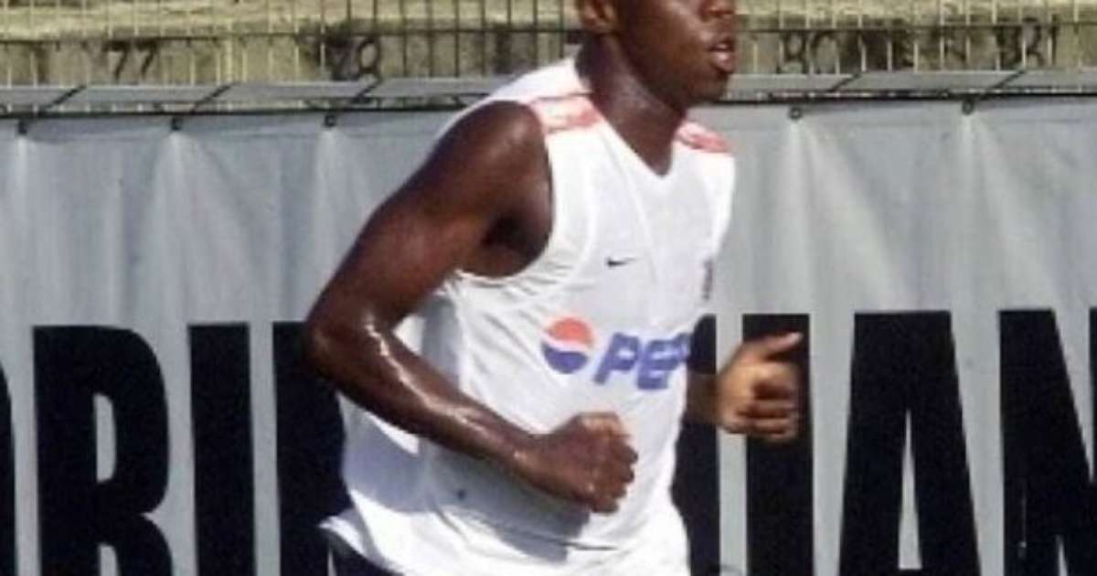 Ex-Corinthians Régis Pitbull vive em situação de rua e luta contra dependência química