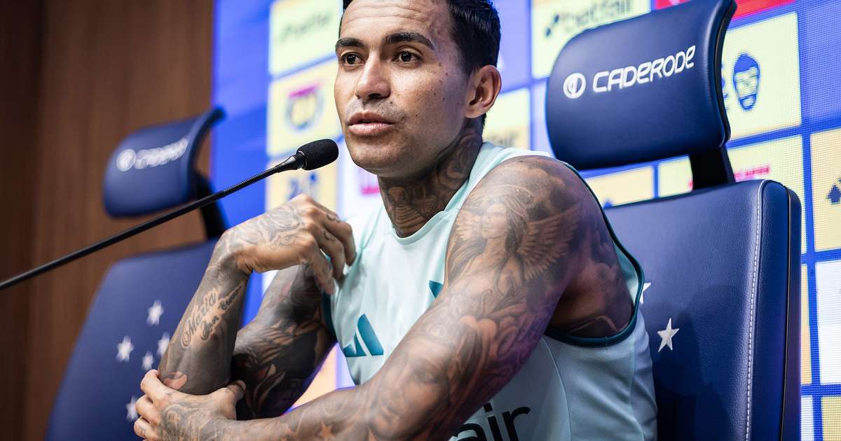 Gramado sintético do Palmeiras foi fator determinante em lesão grave de Dudu.