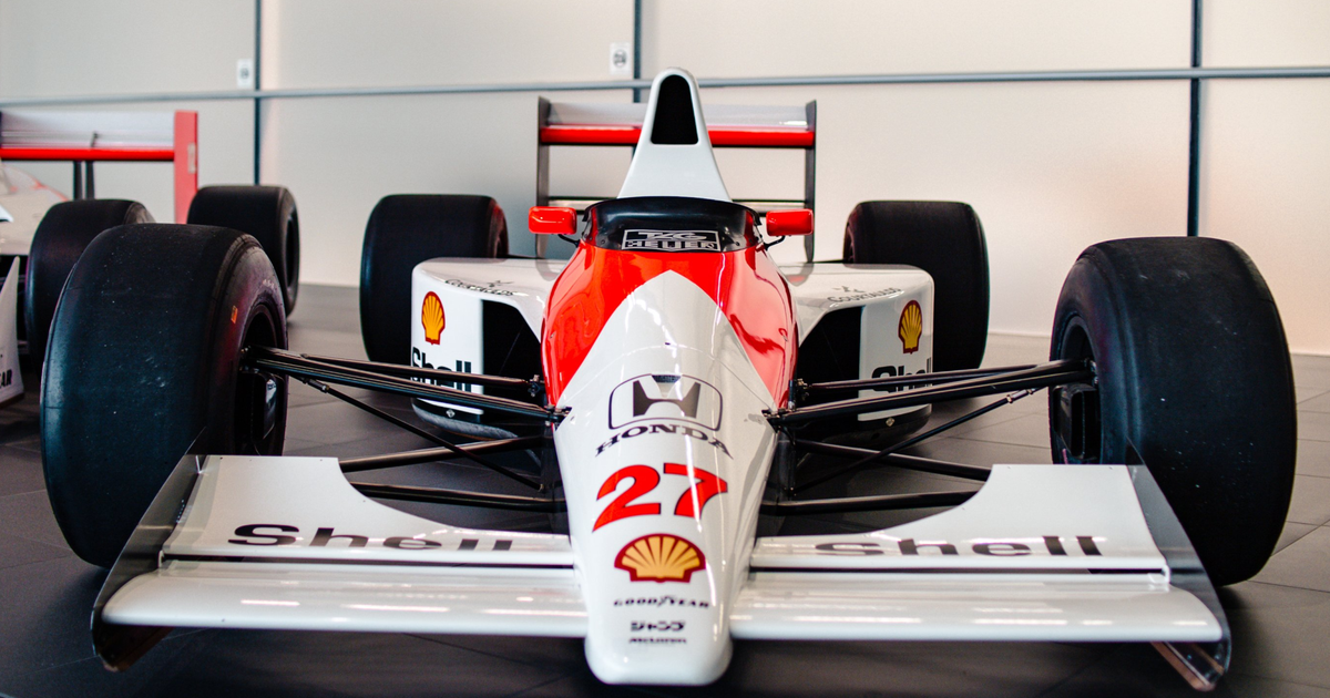 516735823-mclaren-ayrton-senna