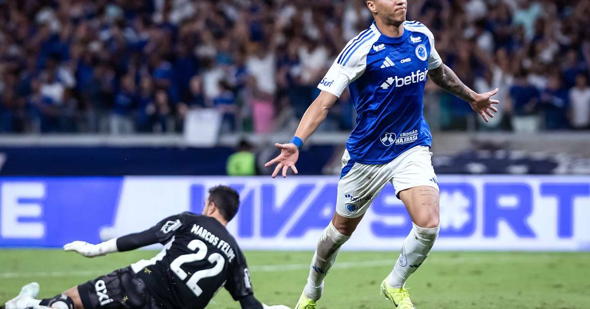 Kaio Jorge comemora boa fase e tranquilidade após perder pênalti no futebol.
