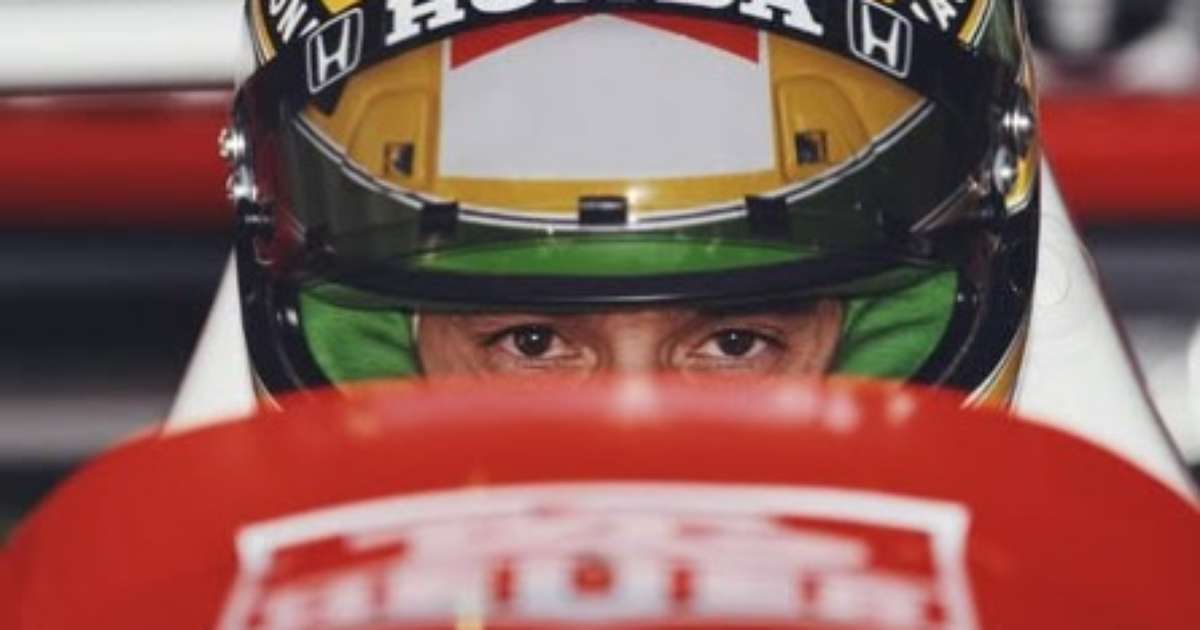 Capacete histórico de Ayrton Senna é vendido por valor recorde em leilão