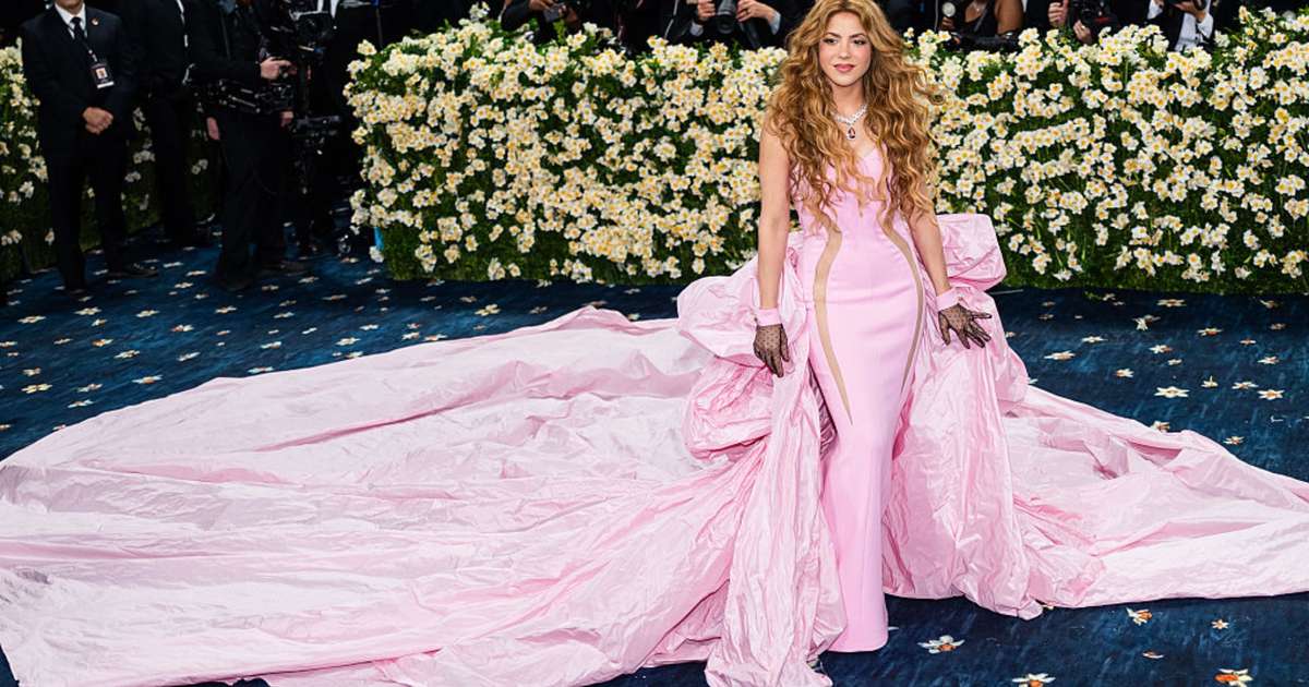 shakira-opta-por-vestido-rosa-deslumbrante-para-o-met-gala-2025-e
