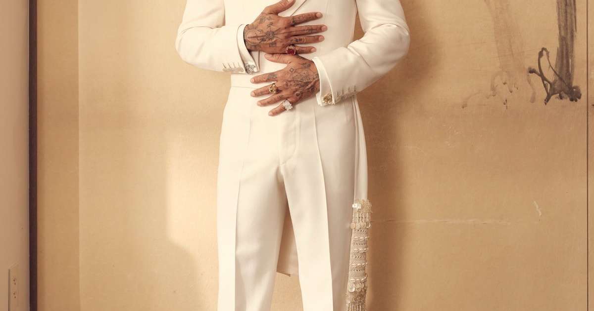 F1: Lewis Hamilton deslumbra no Met Gala como co-anfitrião