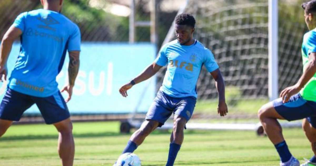 Grêmio contará com retorno de Amuzu e reforços para duelo contra Bragantino.