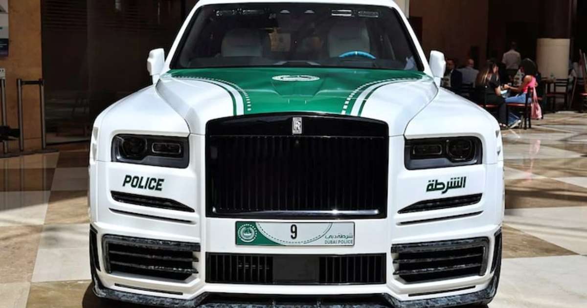 Rolls-Royce Cullinan vira viatura de polícia em Dubai