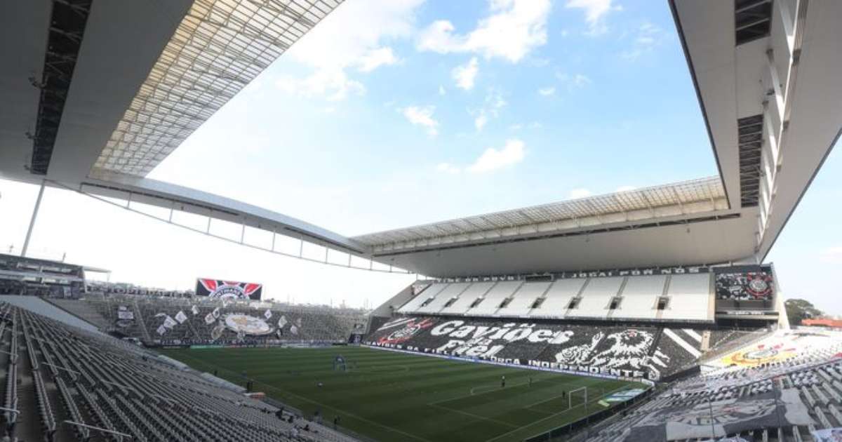 Diretor de marketing do Corinthians pede demissão por e-mail