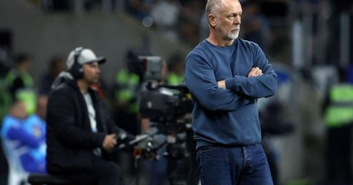 Grêmio preocupa com fragilidade defensiva nos minutos finais dos jogos.