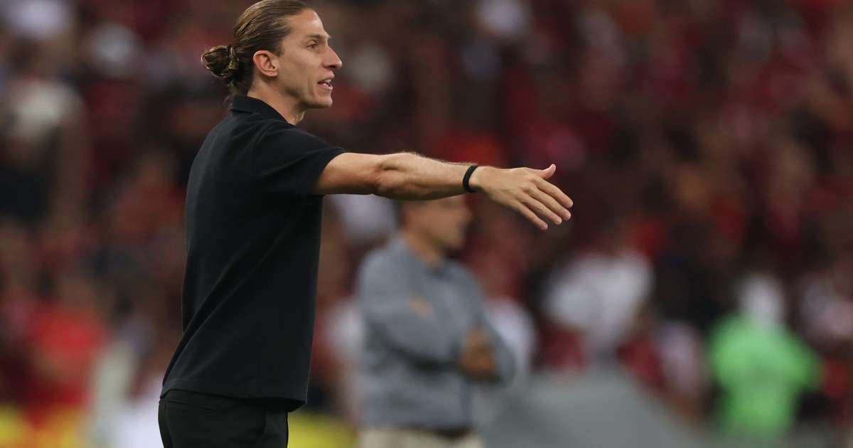 Filipe luís elogia e ressalta importância de jogadores do banco: 