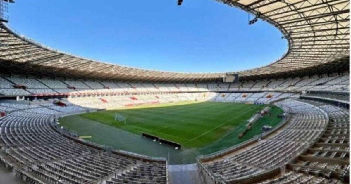 Presença das duas torcidas no Mineirão em jogo entre Cruzeiro e Palmeiras.