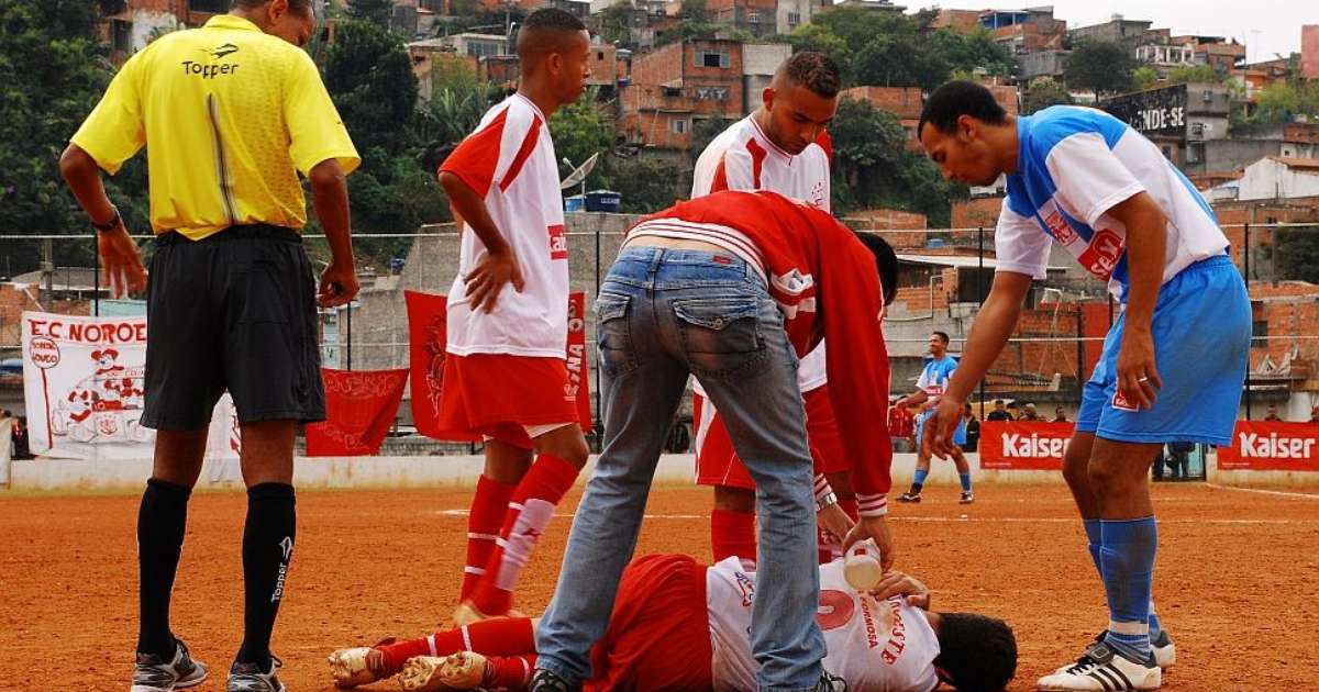 Lesões no futebol de várzea: o que os atletas precisam saber