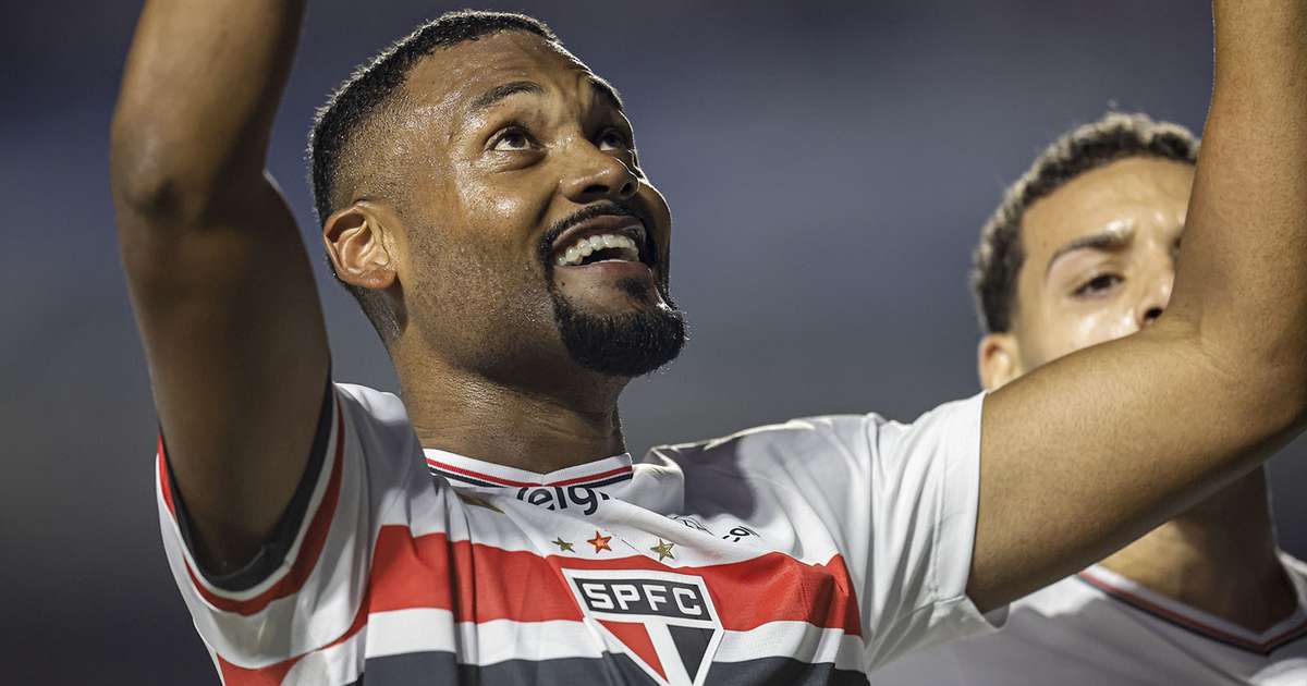 Sabino, do São Paulo, marca pela primeira vez no clube