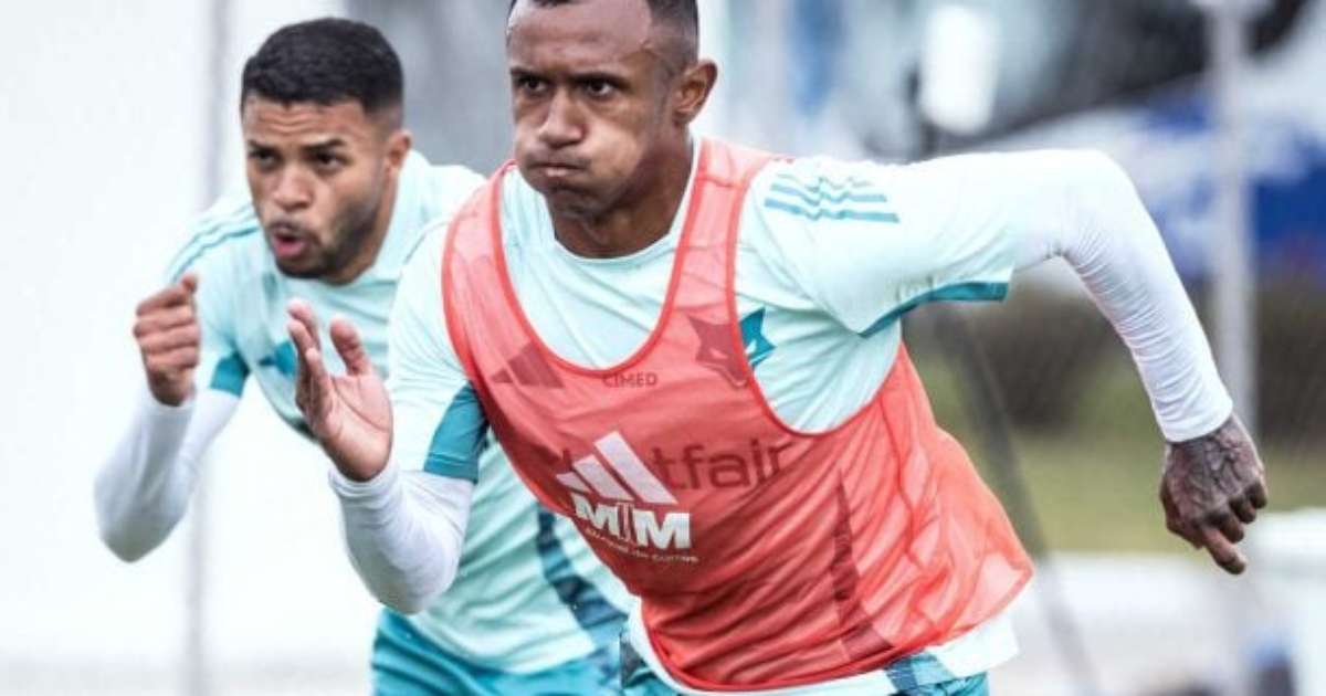Cruzeiro encaminha compra do atacante Marquinhos para reforçar elenco.