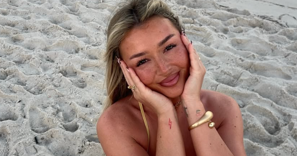 Influenciadora de 26 anos é brutalmente atacada enquanto fazia selfie: 'Mais força'