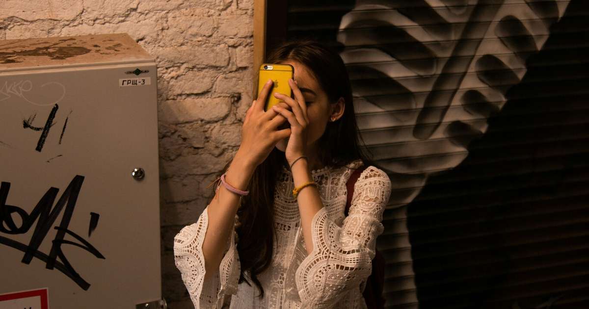 Esqueça a desconexão digital; a justiça apoia empresa que exige celular no trabalho remoto